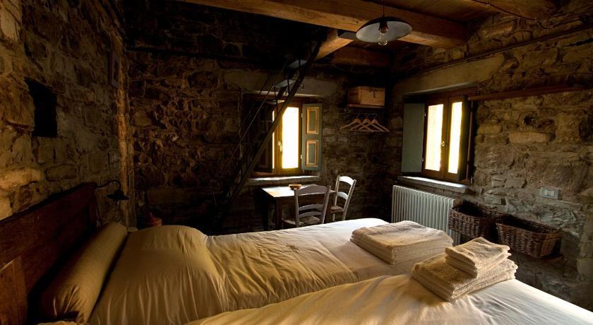 Mulino Marghen - Restored Watermill - Accomodation And Retreat Center Zeri Quarto foto