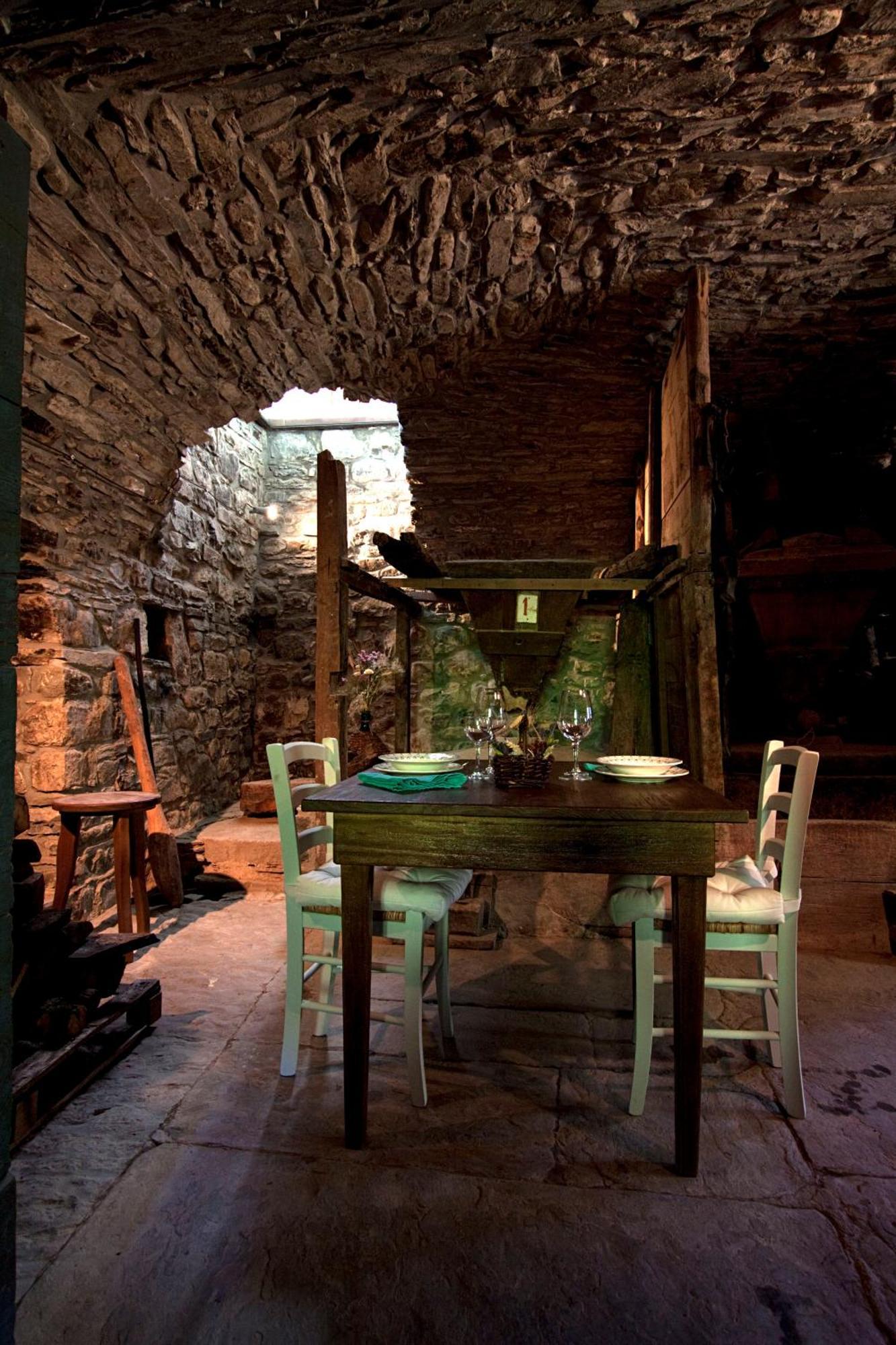 Mulino Marghen - Restored Watermill - Accomodation And Retreat Center Zeri Exterior foto