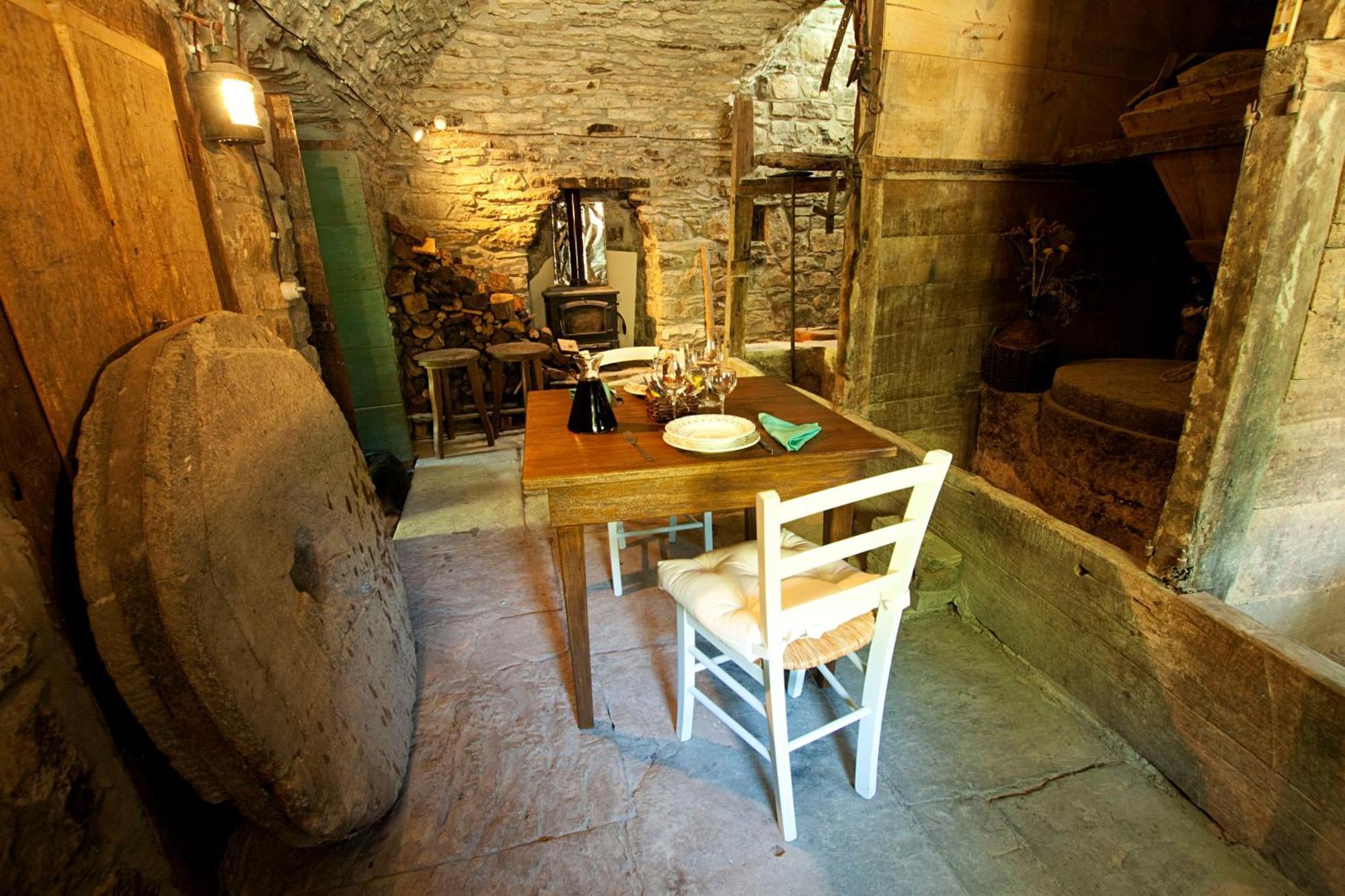 Mulino Marghen - Restored Watermill - Accomodation And Retreat Center Zeri Exterior foto